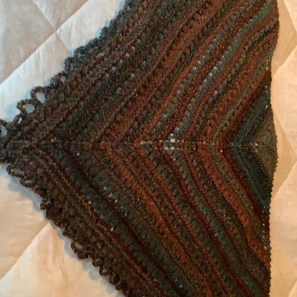 Handmade shawl - Picture 2 of 6